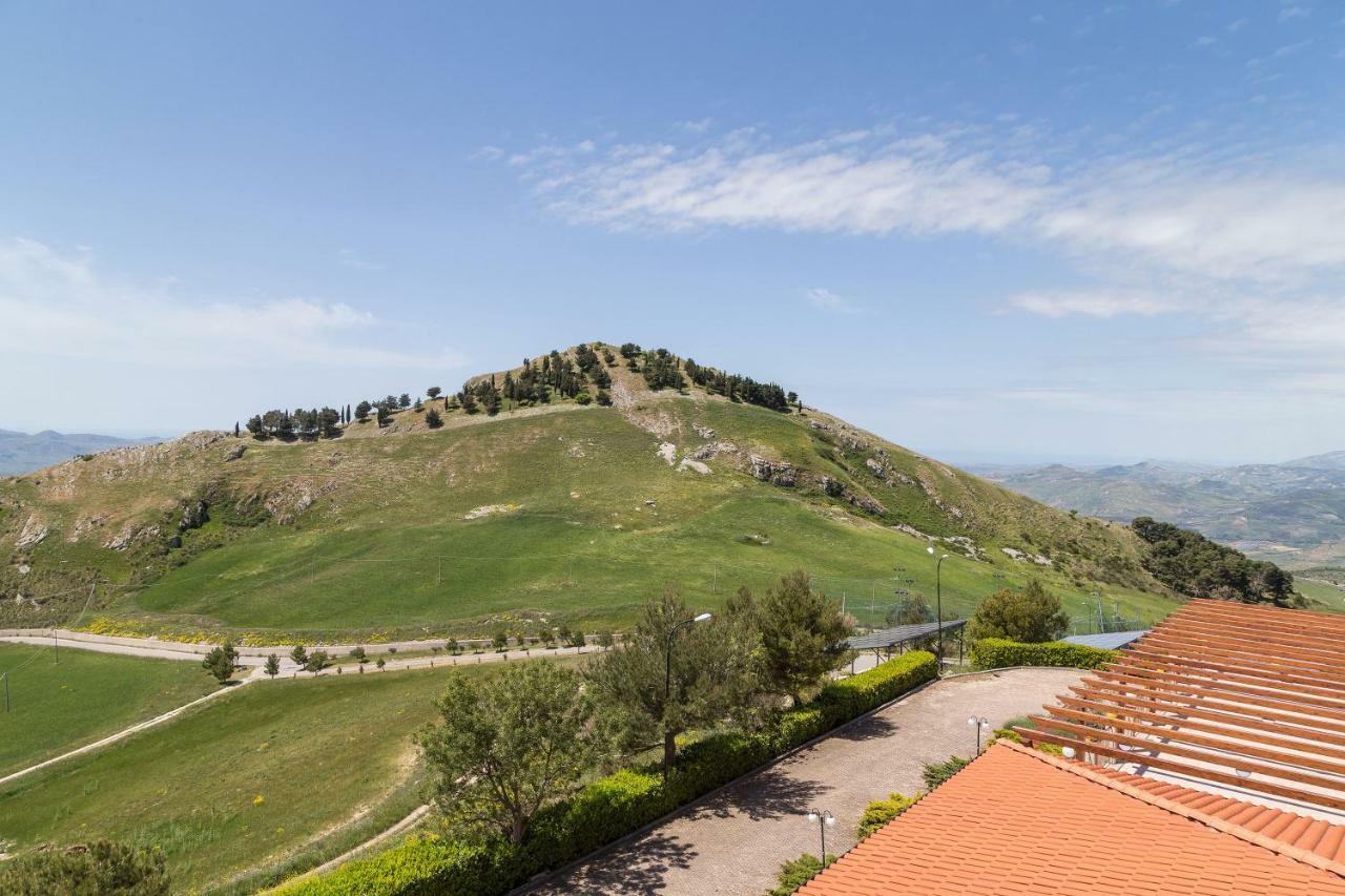Pigna D'Oro Country Hotel Santo Stefano Quisquina Exteriér fotografie